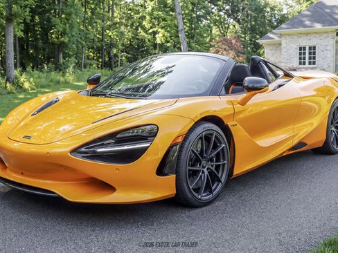 Used 2026 McLaren 750S Spider RWD image 14