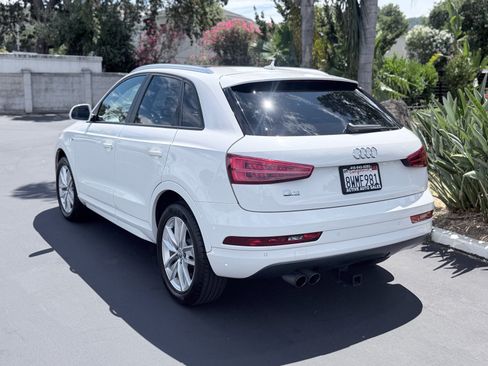 Used 2018 Audi Q3 2.0T Premium w/ Convenience Package FWD image 3