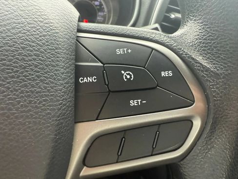 Used 2019 Jeep Cherokee Latitude w/ Popular Appearance Group AWD/4WD image 12