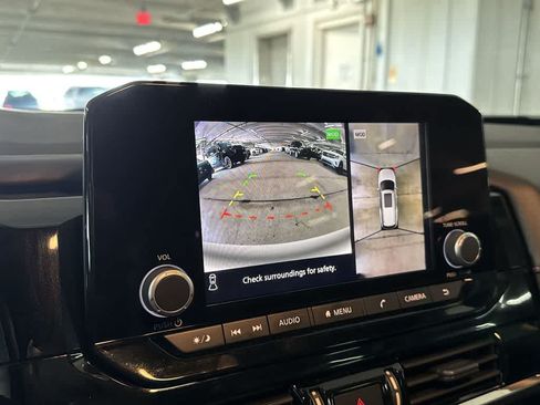 Used 2025 Nissan Pathfinder Rock Creek AWD/4WD image 18