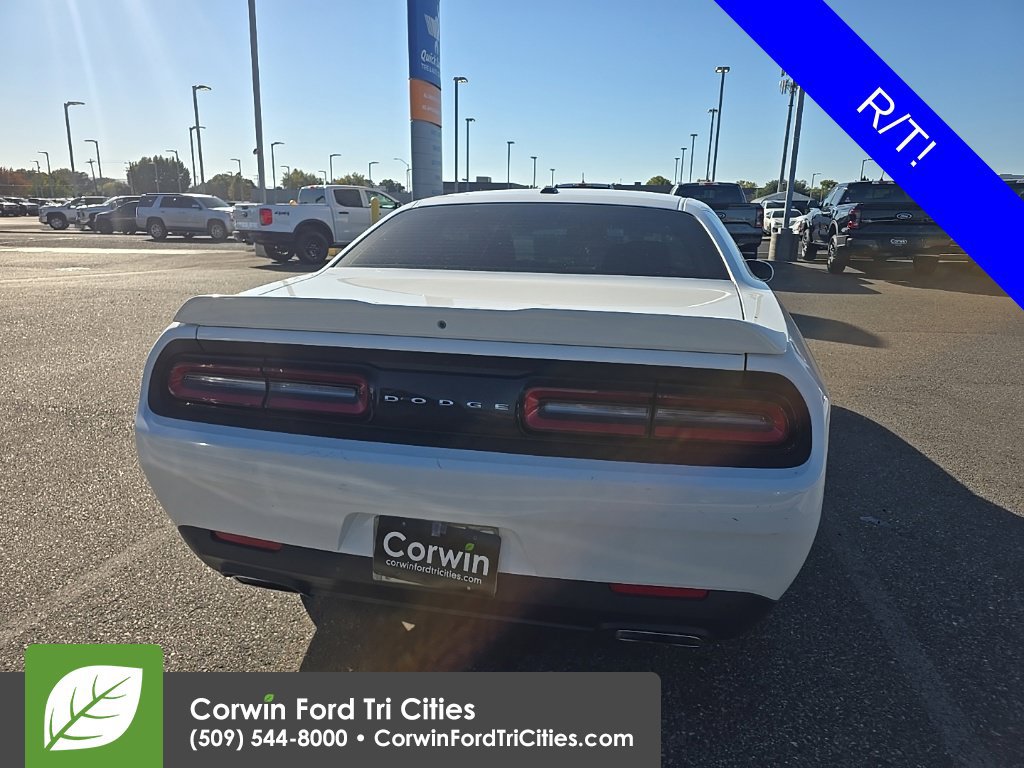 Used 2018 Dodge Challenger R/T RWD image 5