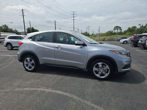 Used 2022 Honda HR-V LX image 2