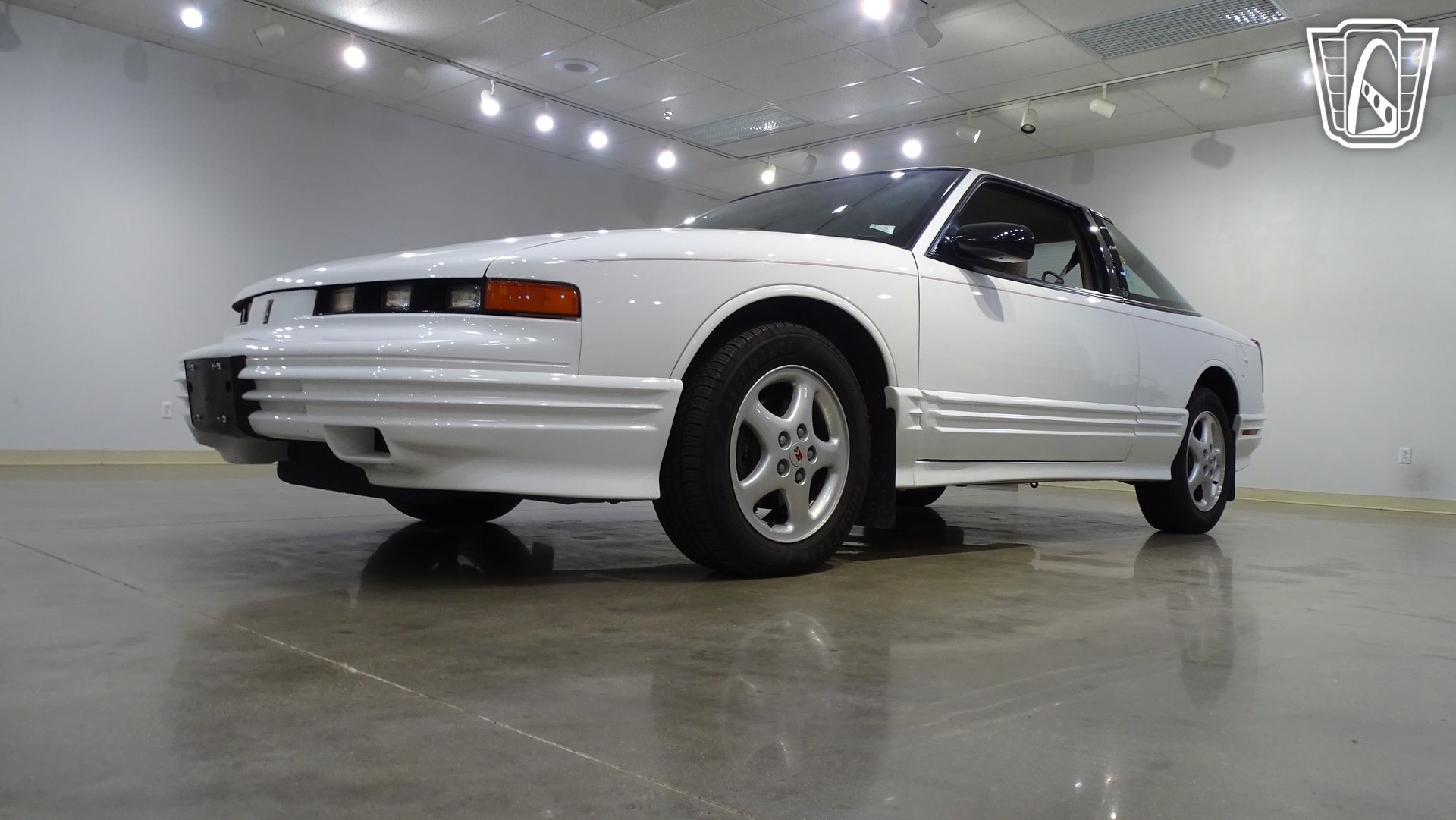 Used 1997 Oldsmobile Cutlass Supreme SL FWD image 4