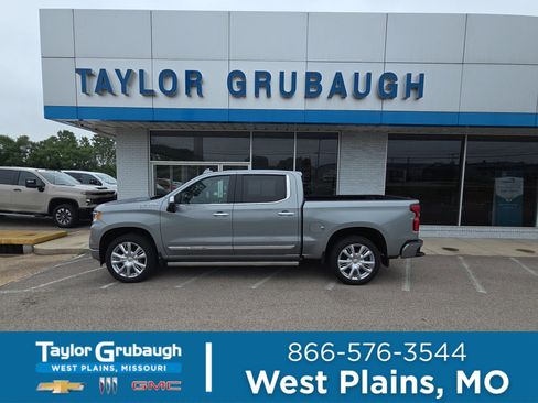 Used 2025 Chevrolet Silverado 1500 High Country AWD/4WD image 1