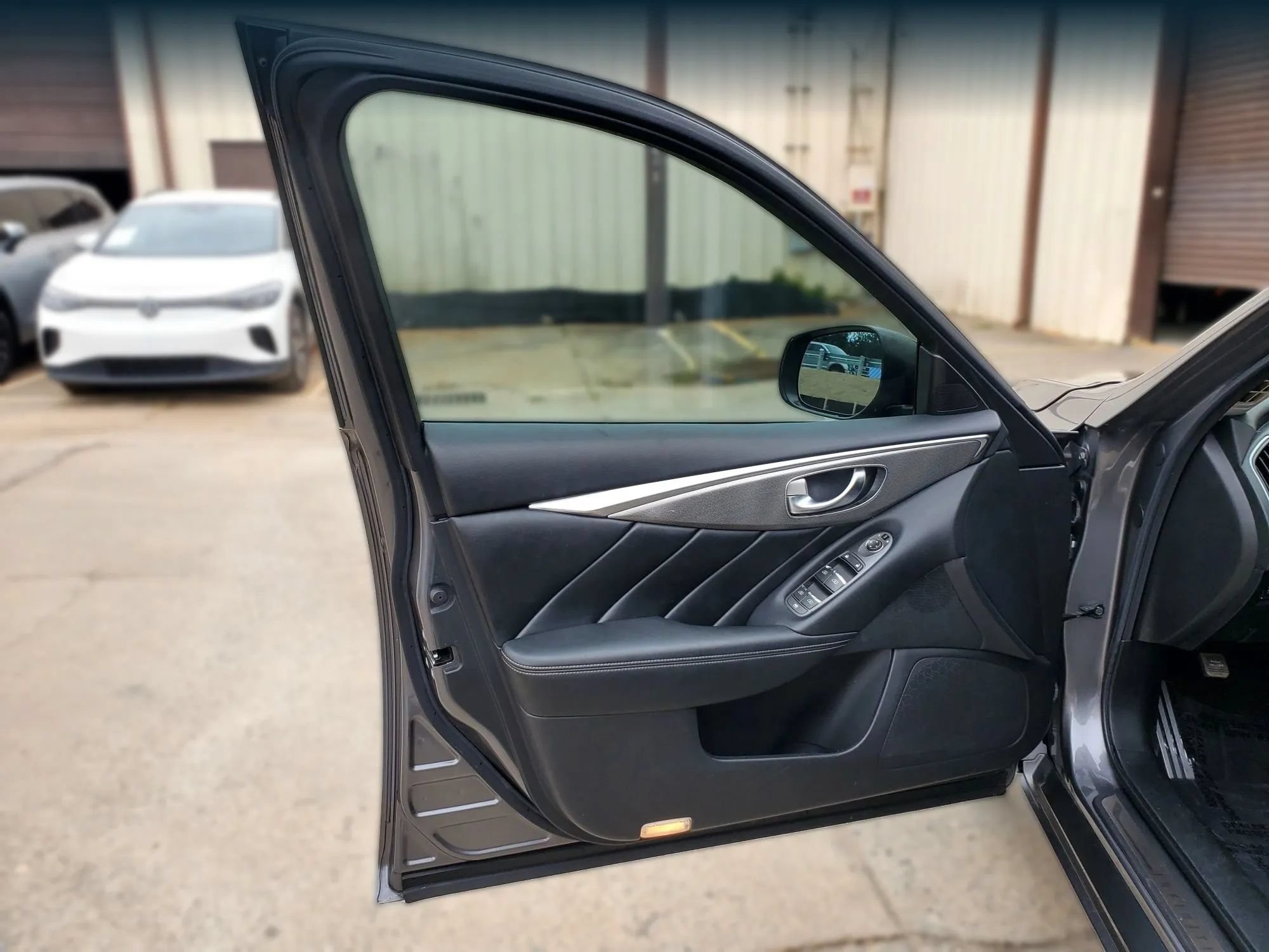 Used 2015 INFINITI Q50 RWD image 21