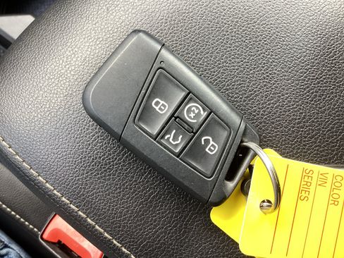 Used 2023 Volkswagen Tiguan SE R-Line FWD image 35