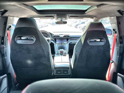 Used 2024 Lamborghini Urus Performante image 18