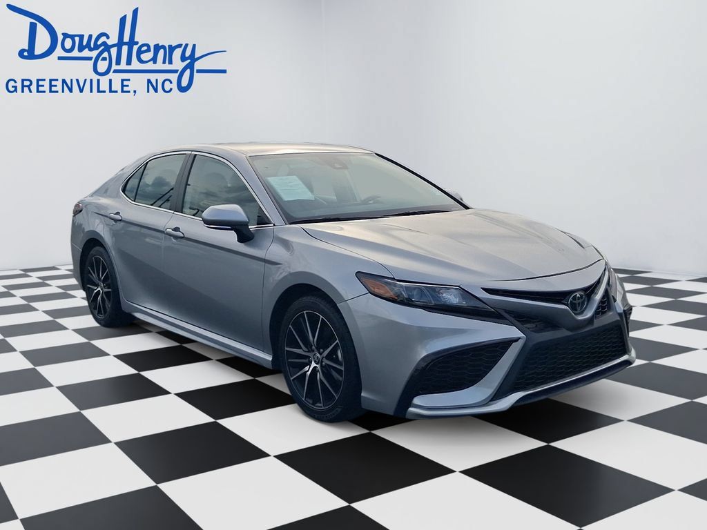 Used 2023 Toyota Camry SE w/ Convenience Package FWD image 7