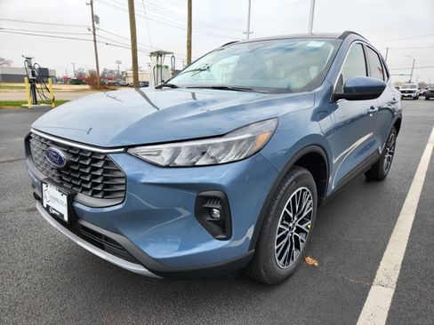 New 2026 Ford Escape SE image 3