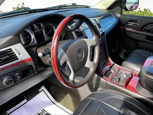 Used 2013 Cadillac Escalade EXT Premium image 12