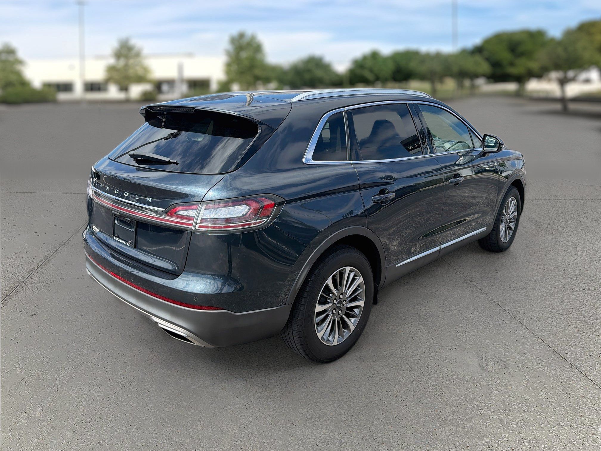 Used 2023 Lincoln Nautilus FWD w/ Premium Package image 7