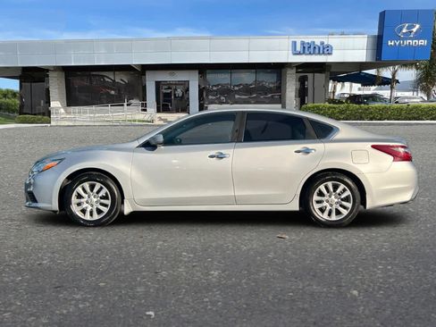 Used 2018 Nissan Altima 2.5 S w/ S Convenience Package image 5
