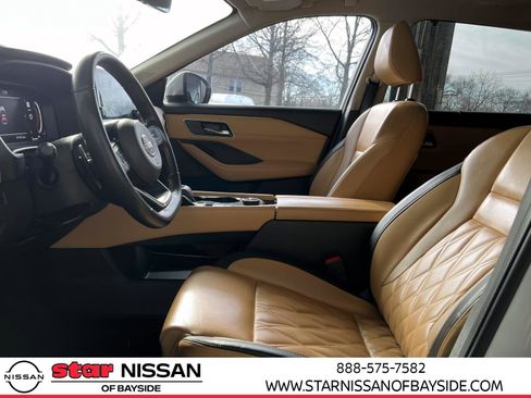 Used 2023 Nissan Rogue Platinum w/ Platinum Premium Package image 16