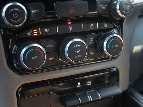 Used 2024 RAM 1500 Laramie image 31