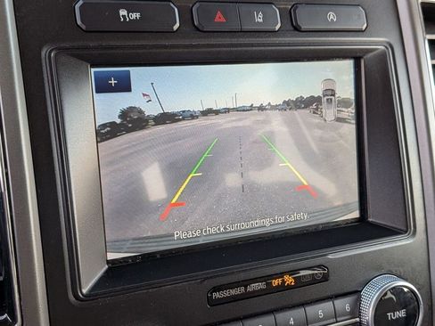 Used 2021 Ford Expedition XLT image 6