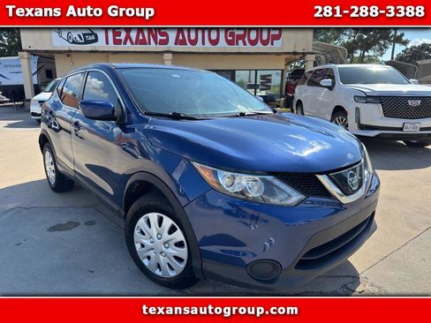 Used 2019 Nissan Rogue Sport S image 1
