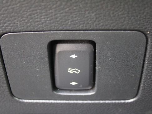 Used 2019 Ford F350 Lariat w/ Lariat Value Package AWD/4WD image 32