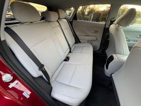 Used 2025 Hyundai Kona SEL image 34