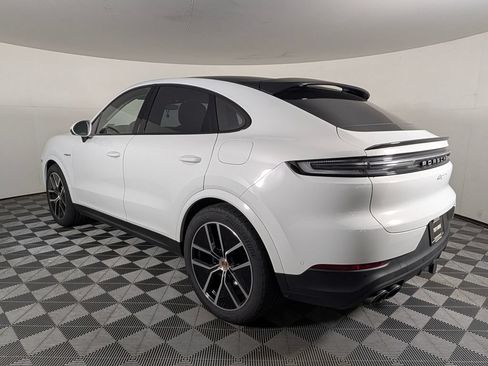 Used 2026 Porsche Cayenne E-Hybrid Coupe AWD/4WD image 5
