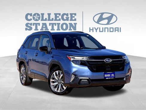 Used 2025 Subaru Forester Touring image 3