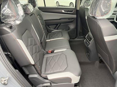New 2026 Volkswagen Atlas Peak Edition AWD/4WD image 25
