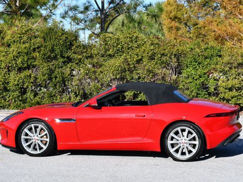 Used 2019 Jaguar F-TYPE Convertible image 4