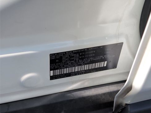 Used 2022 Toyota RAV4 XLE Premium AWD/4WD image 37
