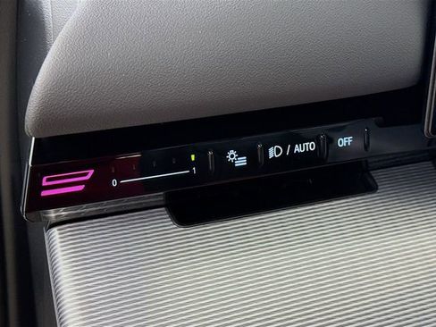 Used 2025 BMW 530i xDrive 530i xDrive w/ M Sport Package image 10