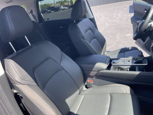 New 2026 Nissan Pathfinder SL w/ SL Premium Package AWD/4WD image 25