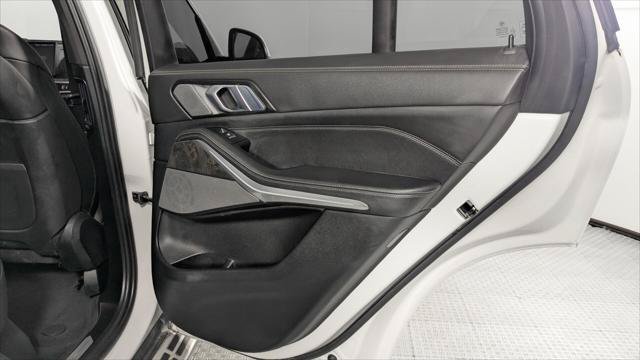 Used 2025 BMW X5 sDrive40i RWD image 21