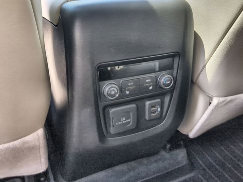 Used 2024 Buick Enclave Avenir FWD image 22