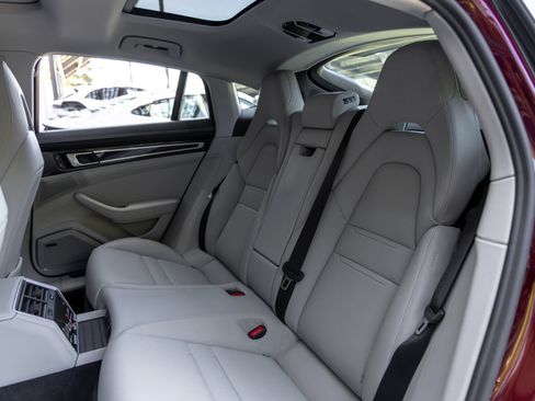 Certified 2023 Porsche Panamera Platinum Edition RWD image 45