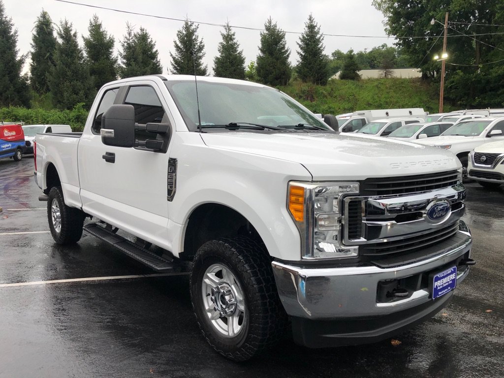 Used 2017 Ford F250 XL w/ Power Equipment Group AWD/4WD image 8