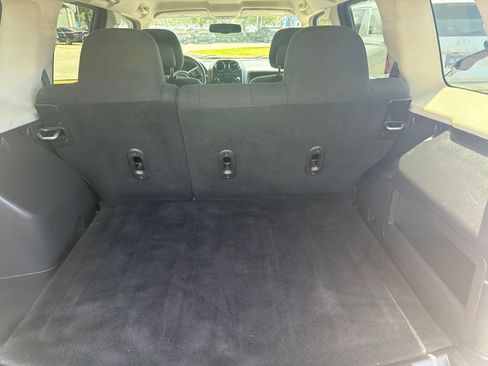 Used 2017 Jeep Patriot Latitude FWD image 11
