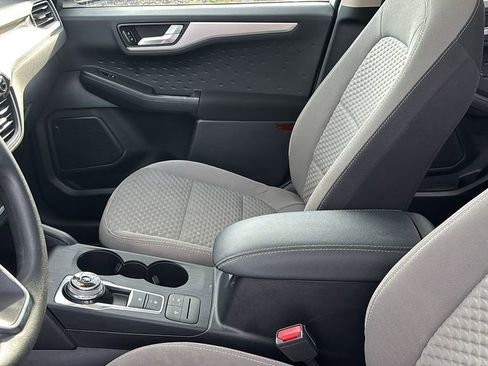 Used 2020 Ford Escape SE image 25