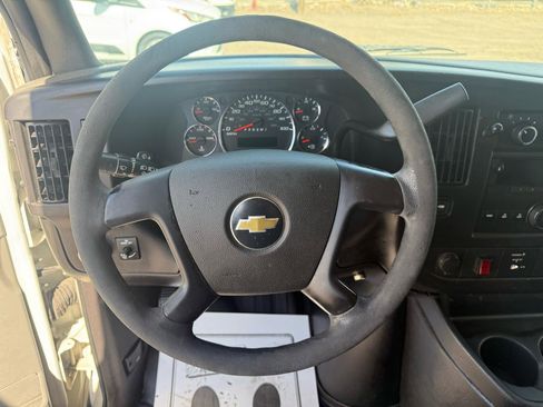 Used 2010 Chevrolet Express 2500 image 14