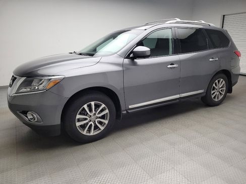 Used 2015 Nissan Pathfinder SL w/ SL Premium Package FWD image 2