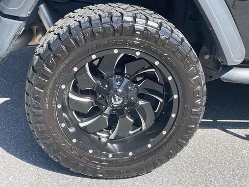 Used 2023 Jeep Wrangler Sport AWD/4WD image 8