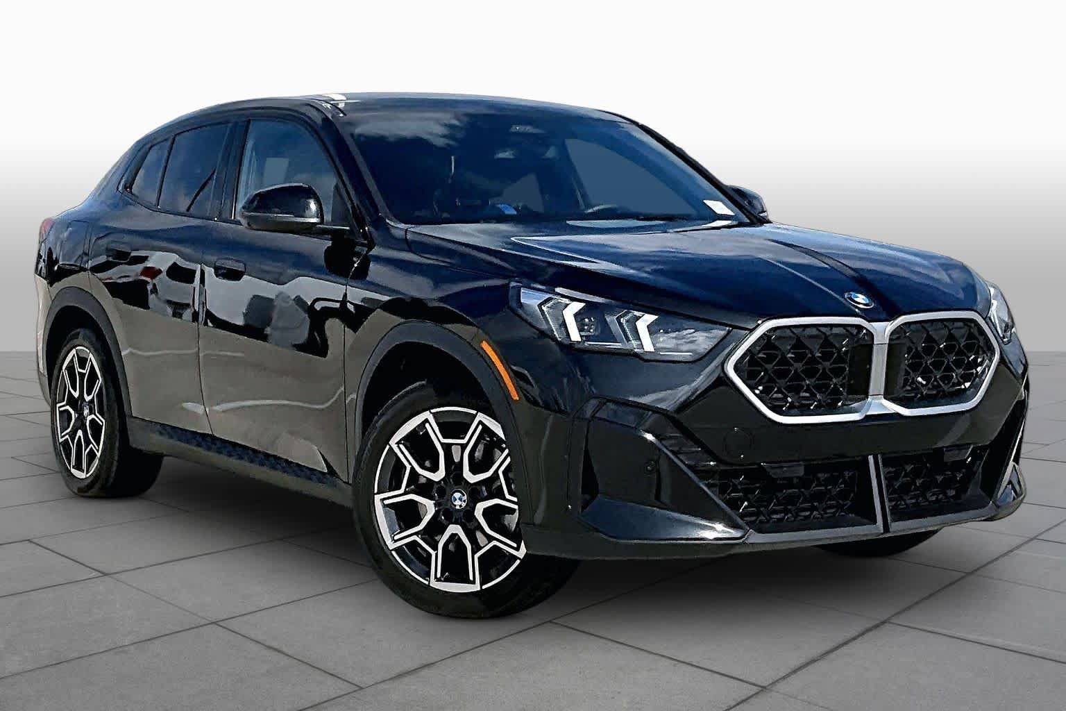 Used 2025 BMW X2 xDrive28i AWD/4WD image 2