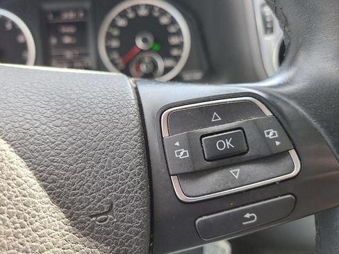 Used 2013 Volkswagen Tiguan SE image 10