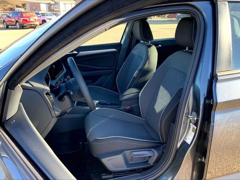 Used 2026 Volkswagen Jetta Sport FWD image 9