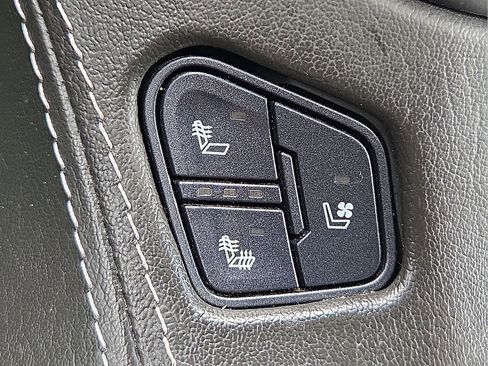 Used 2020 Chevrolet Tahoe Premier AWD/4WD image 18
