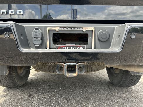 Used 2018 Chevrolet Silverado 1500 LT w/ Midnight Edition AWD/4WD image 24