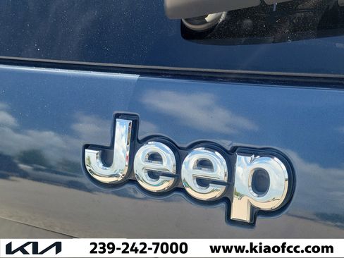 Used 2019 Jeep Cherokee Latitude Plus FWD image 11