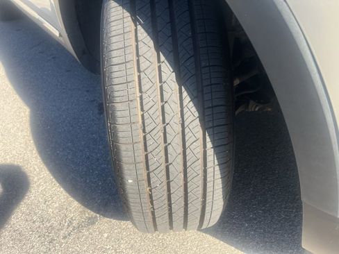 Used 2018 Ford Explorer XLT w/ Equipment Group 201A image 12