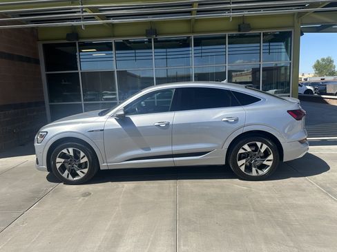 Used 2023 Audi e-tron Premium Plus w/ Premium Plus Package AWD/4WD image 6