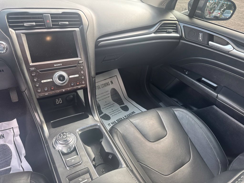Used 2019 Ford Fusion Energi Titanium FWD image 30