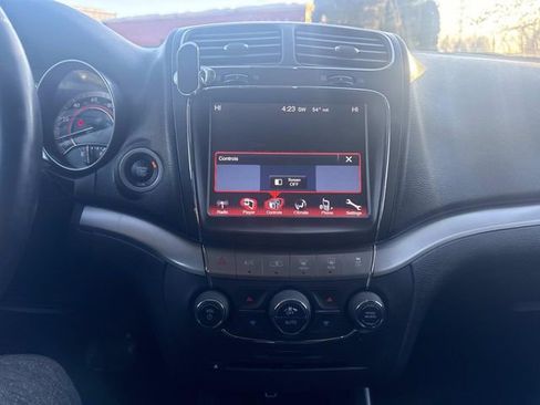 Used 2019 Dodge Journey Crossroad image 11