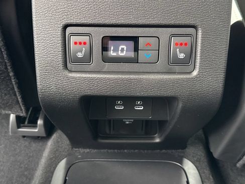 New 2026 Mitsubishi Outlander SEL AWD/4WD image 32