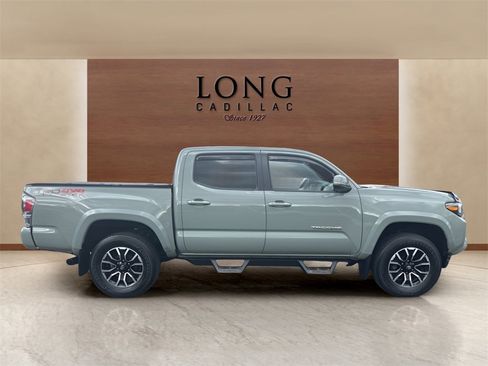 Used 2022 Toyota Tacoma TRD Off-Road image 4